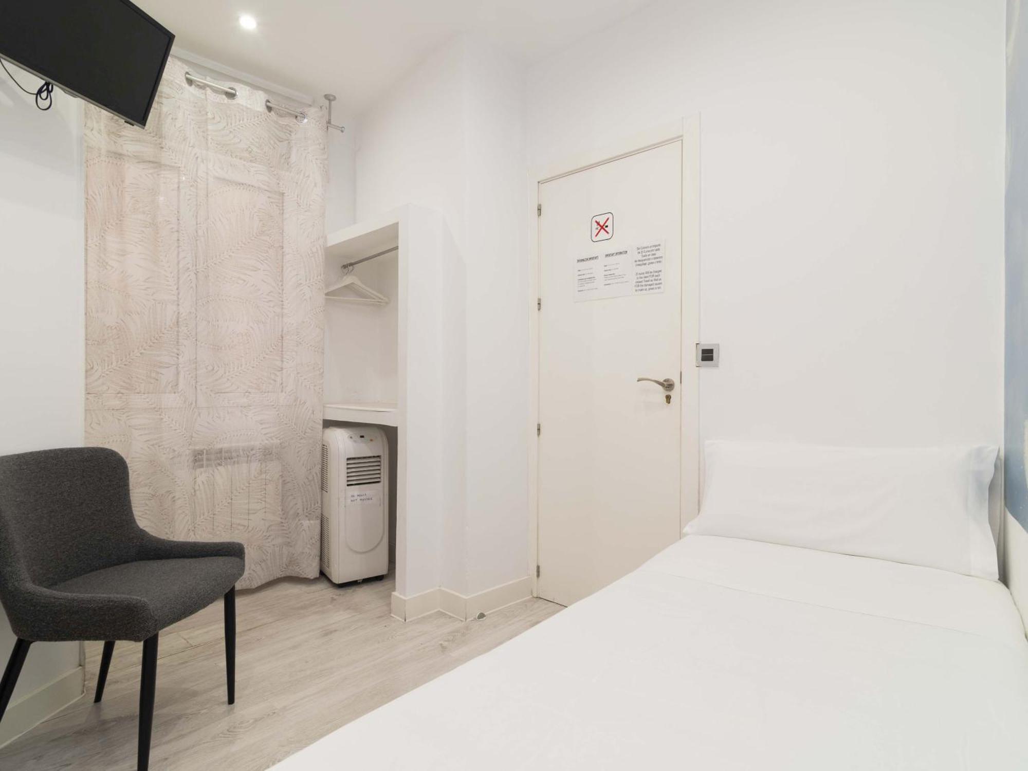 Pension Foster Madrid Buitenkant foto